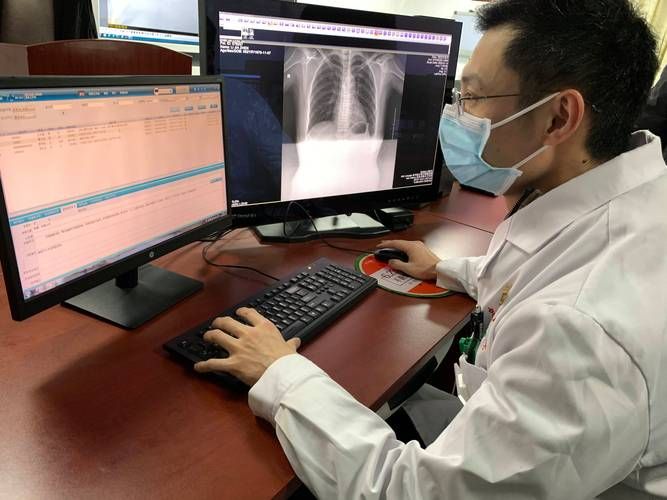 专家:钟山区每年或现多个感染高峰的简单介绍